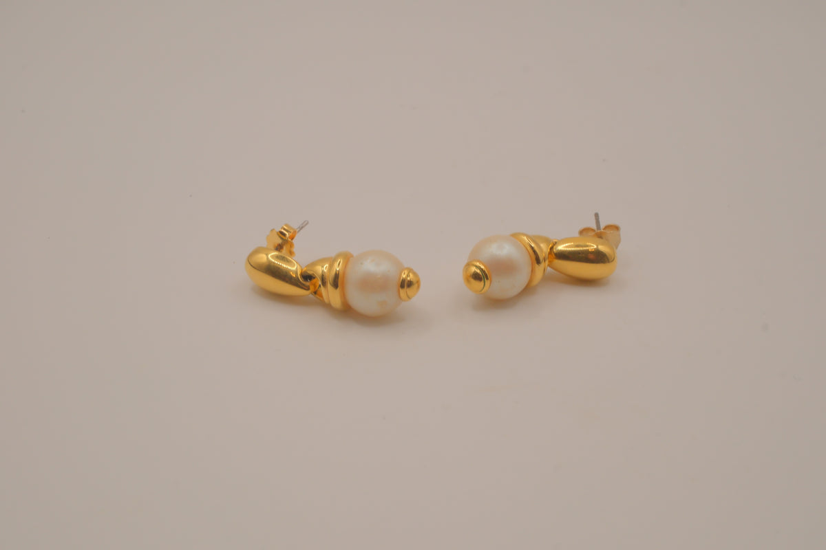 Vintage gold-toned faux Pearl drop earrings