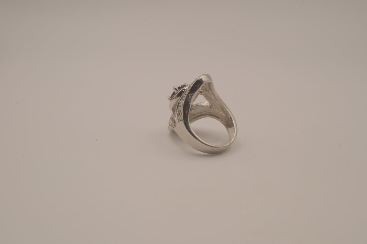 Art Deco oval-cut black stone cocktail ring
