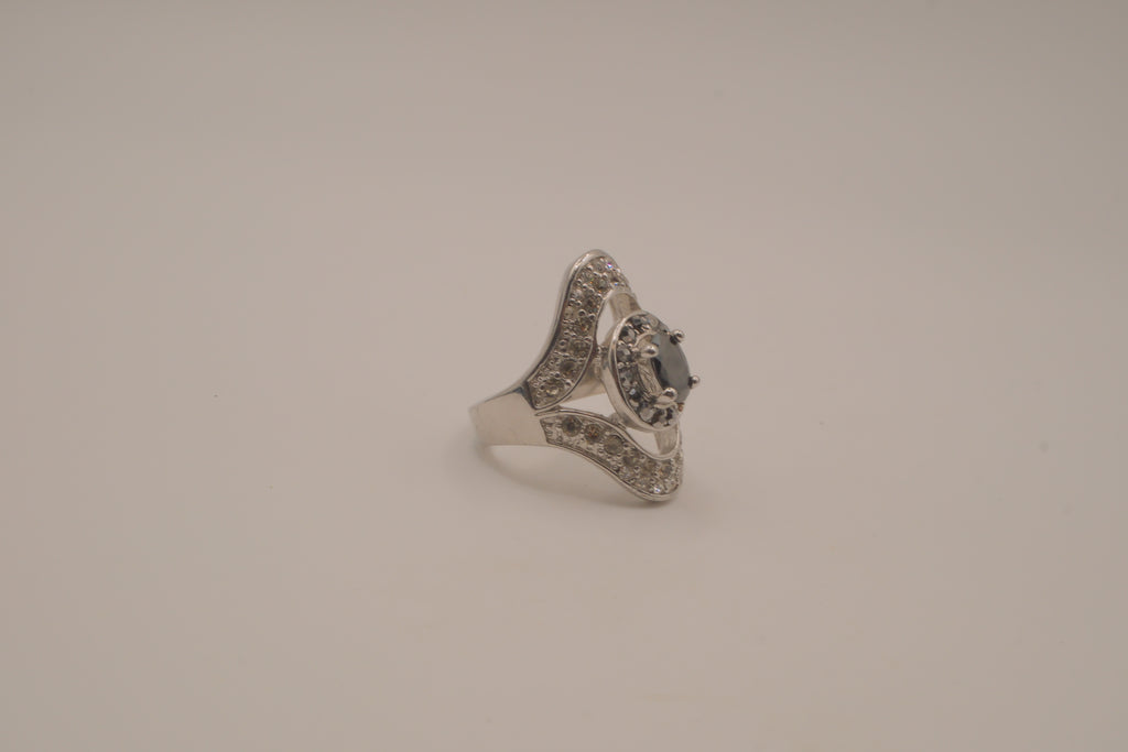 Art Deco oval-cut black stone cocktail ring
