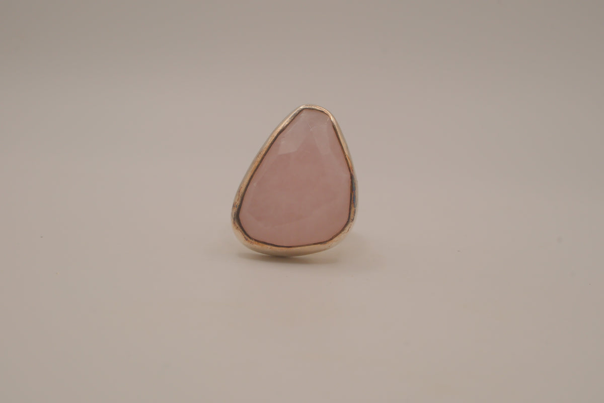 Sterling silver rose quartz cocktail ring