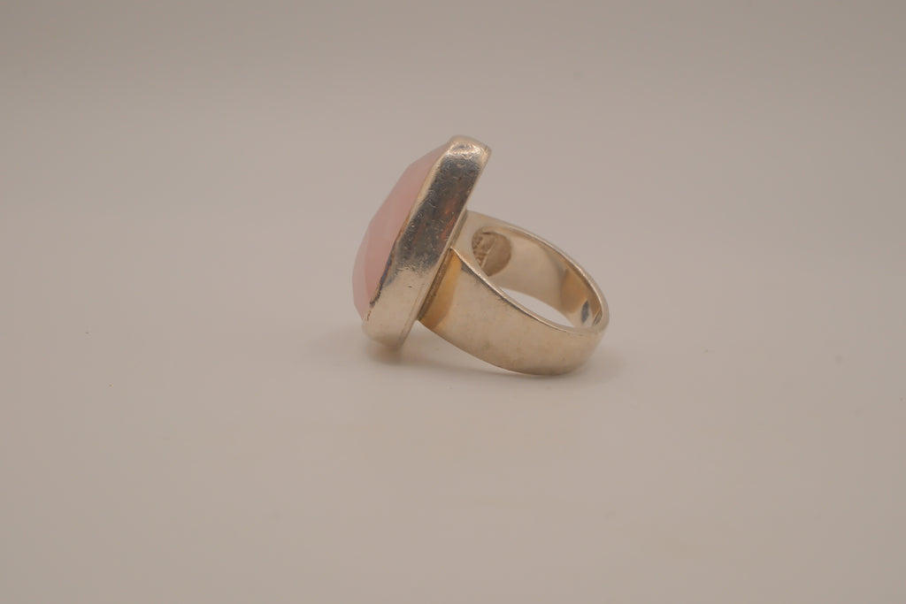 Sterling silver rose quartz cocktail ring