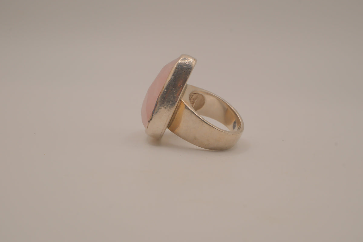 Sterling silver rose quartz cocktail ring