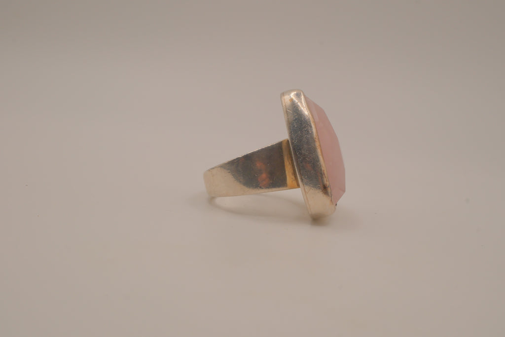 Sterling silver rose quartz cocktail ring