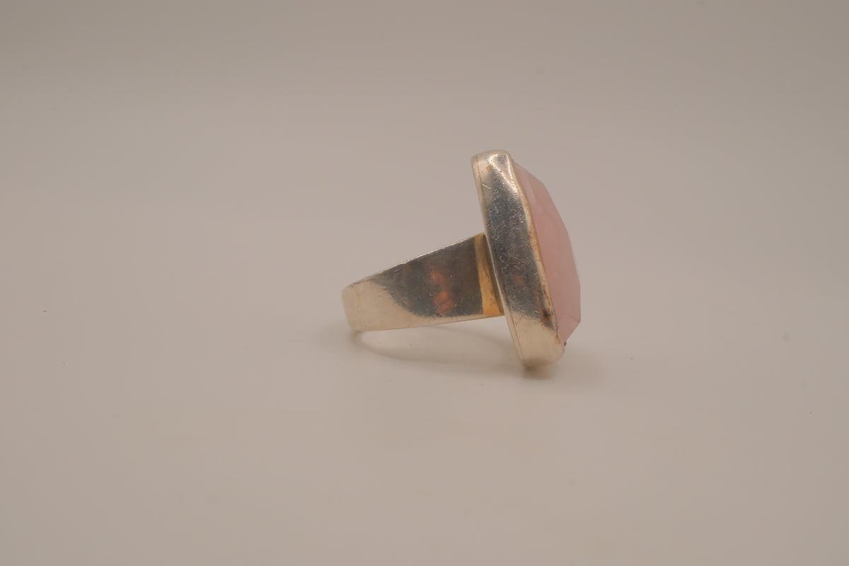 Sterling silver rose quartz cocktail ring