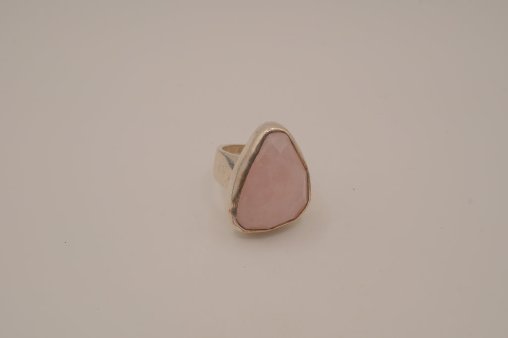 Sterling silver rose quartz cocktail ring