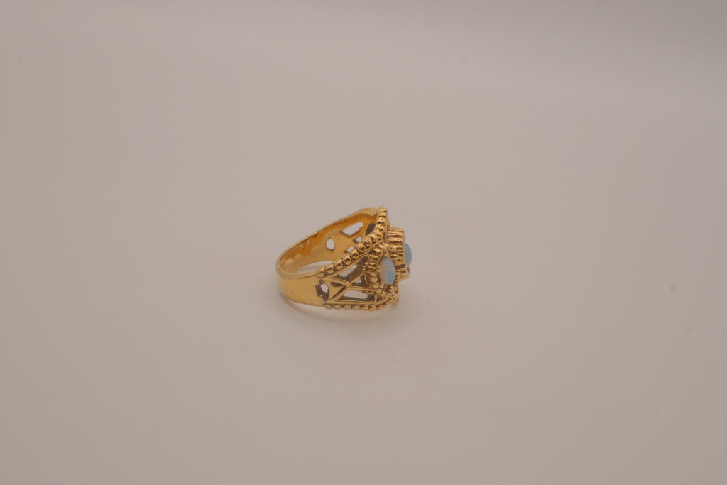 Vintage White Opal gold filigree ring