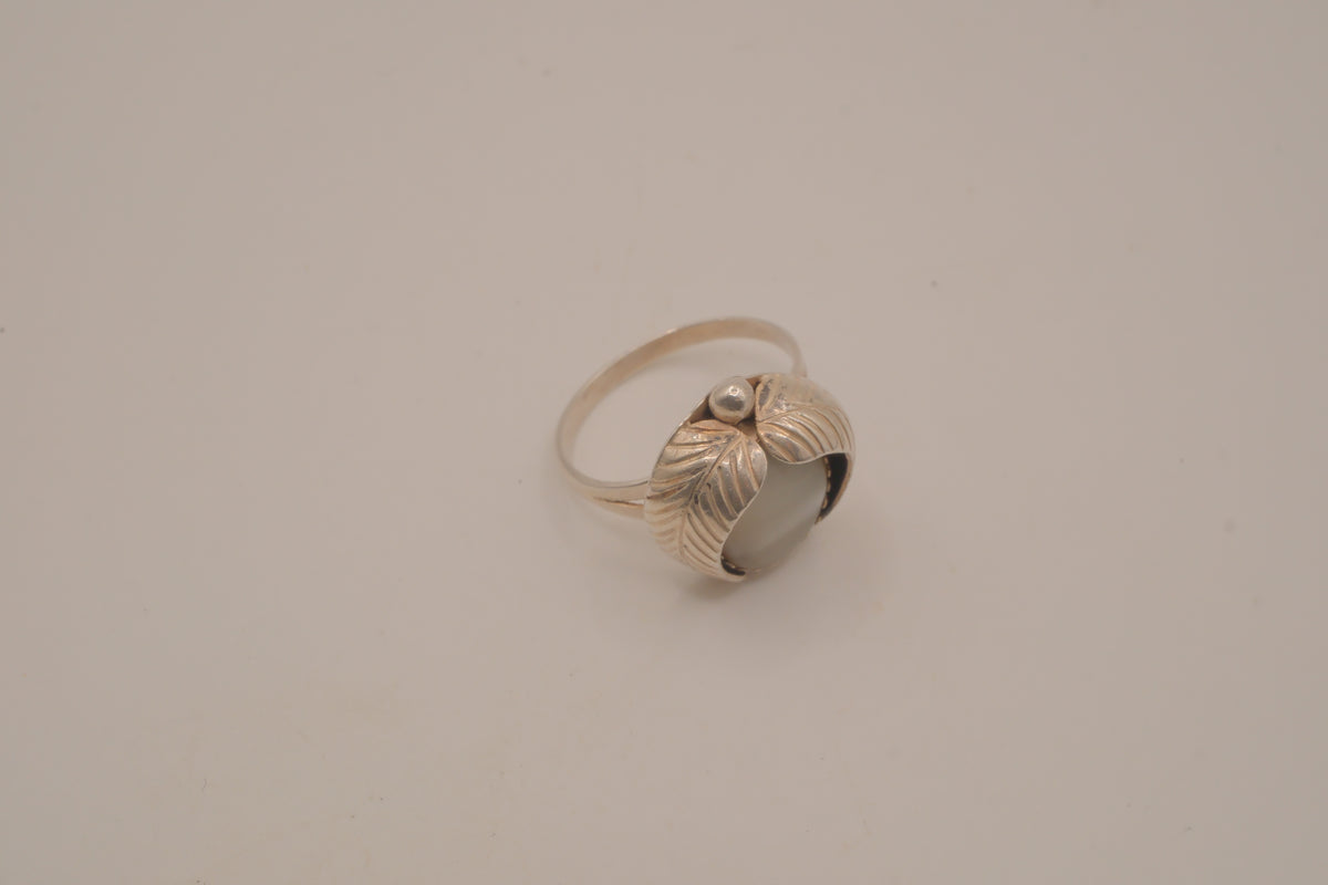 Sterling silver Navajo Cat's eye ring