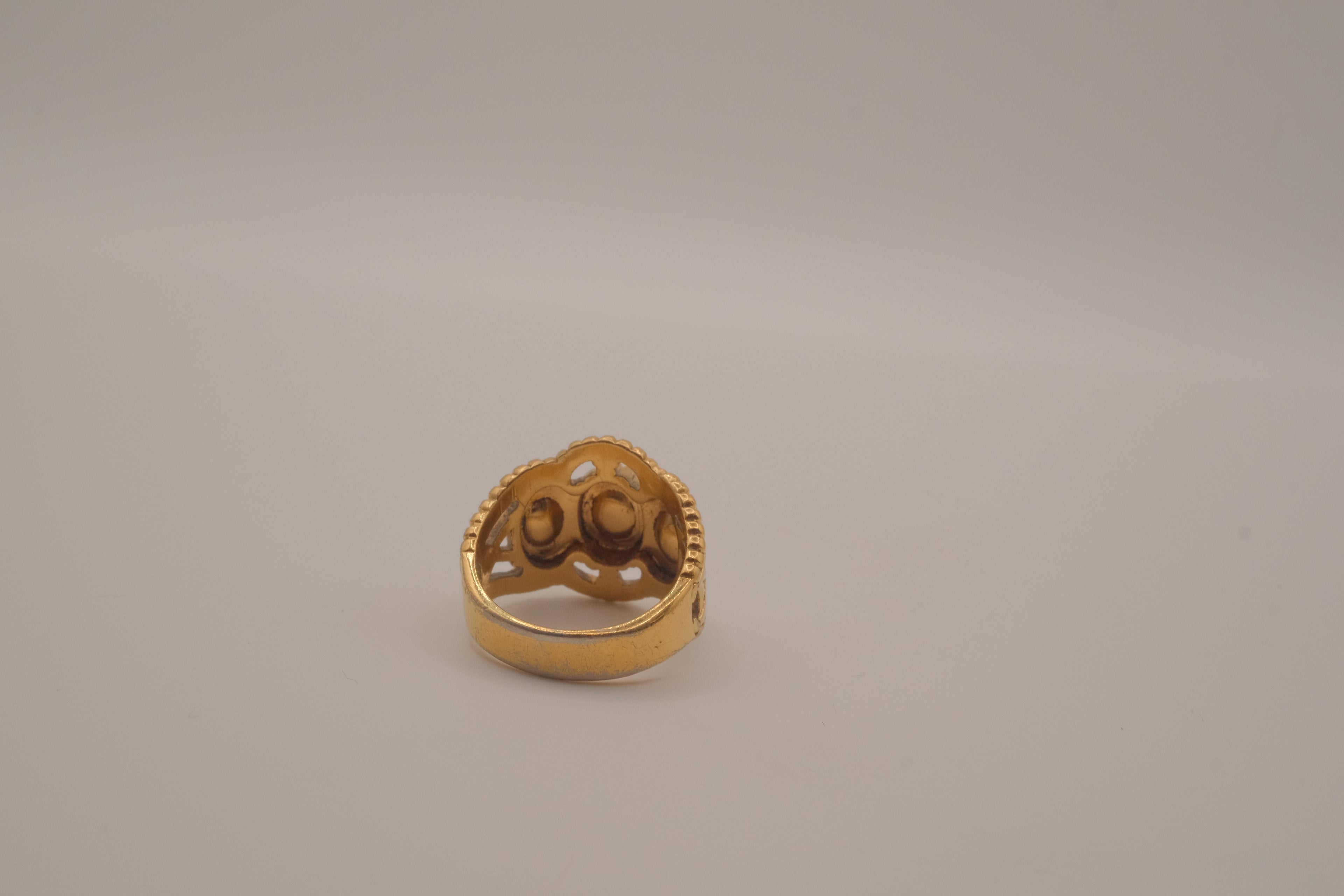 Vintage White Opal gold filigree ring