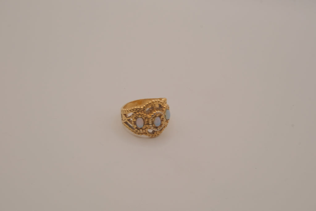 Vintage White Opal gold filigree ring