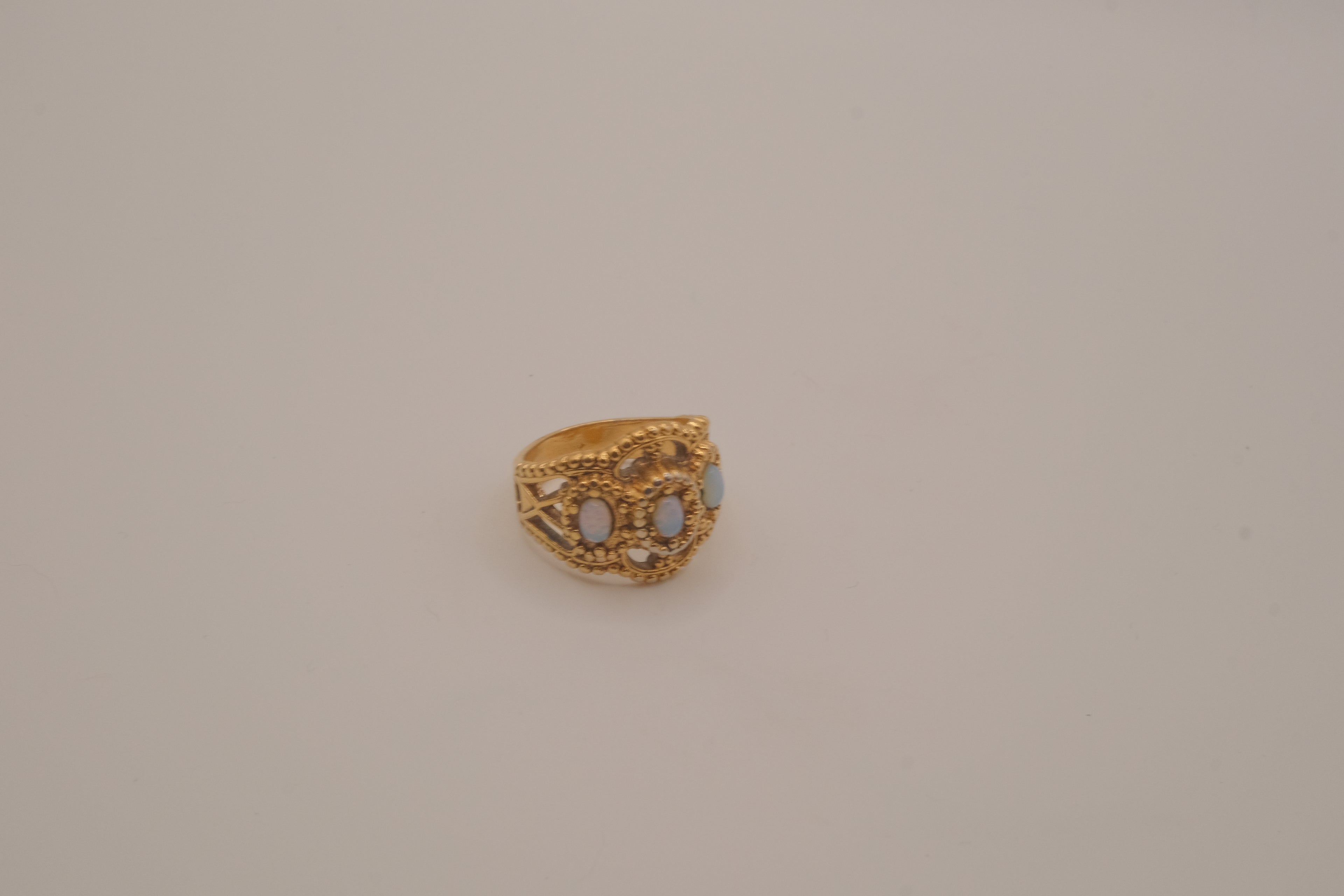 Vintage White Opal gold filigree ring