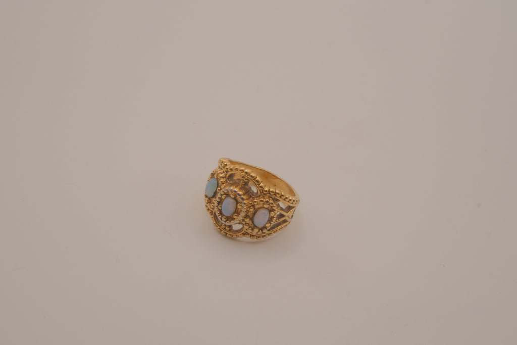 Vintage White Opal gold filigree ring
