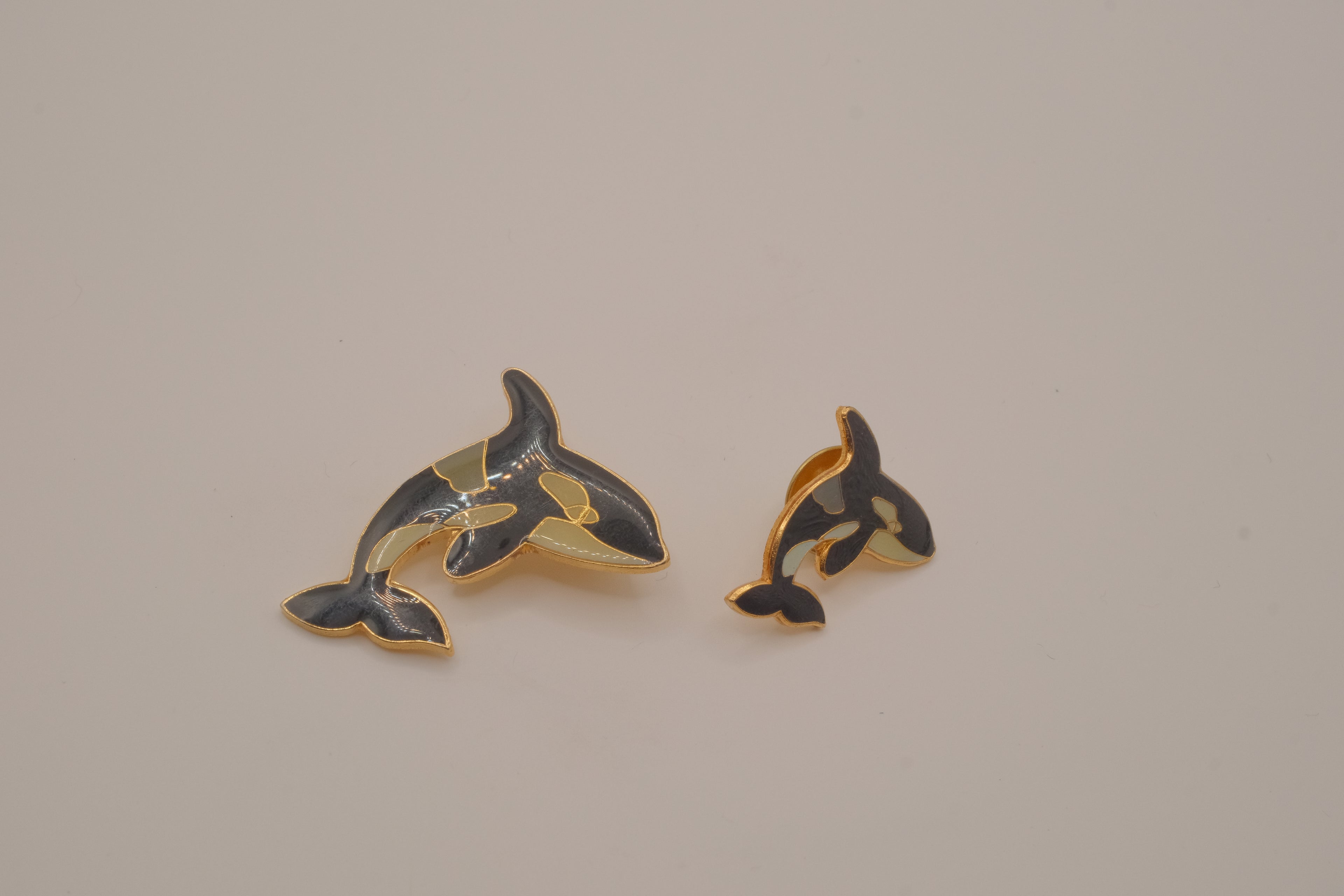 Sandy Cove cloisonné enamel orca Brooch and Pin