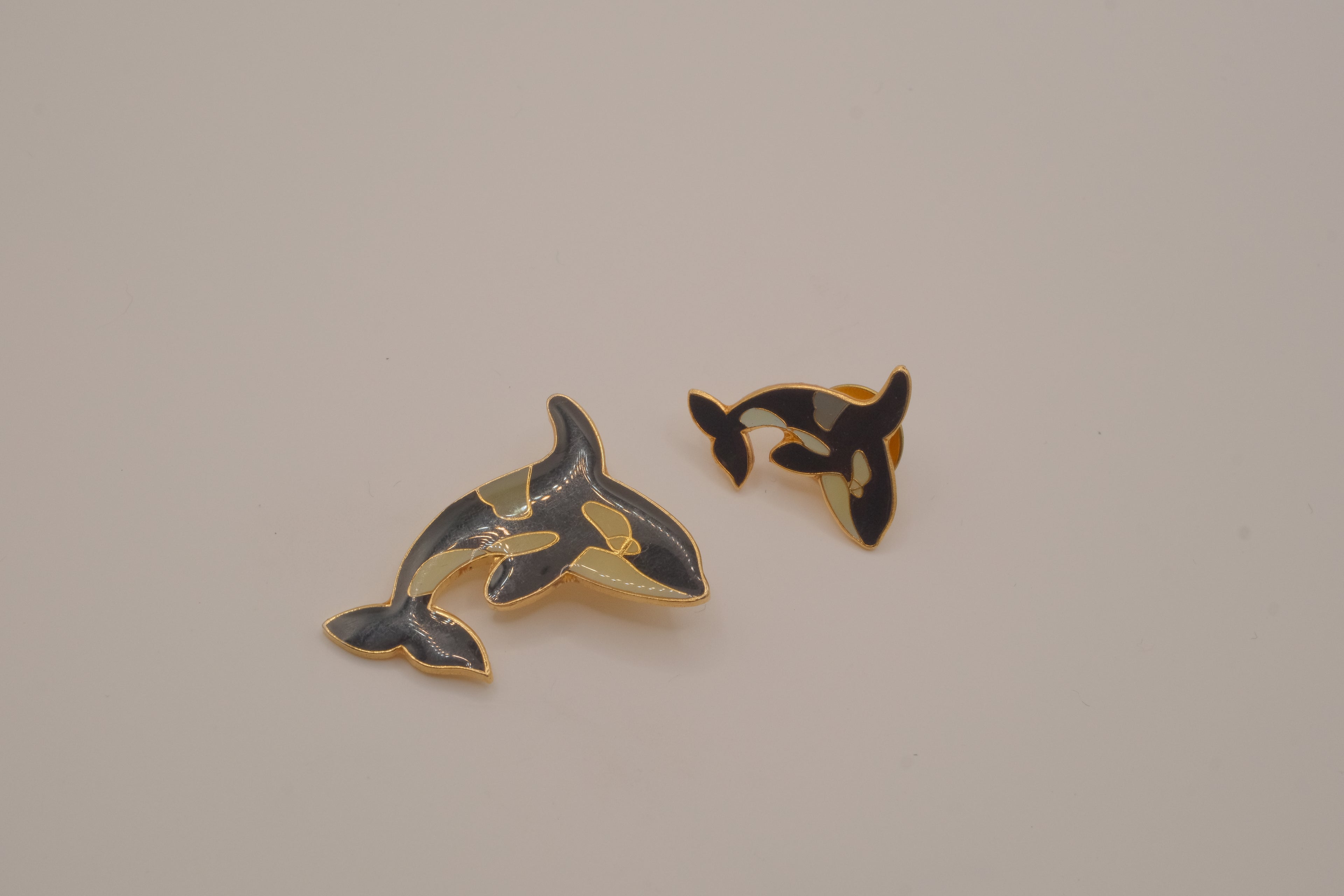 Sandy Cove cloisonné enamel orca Brooch and Pin