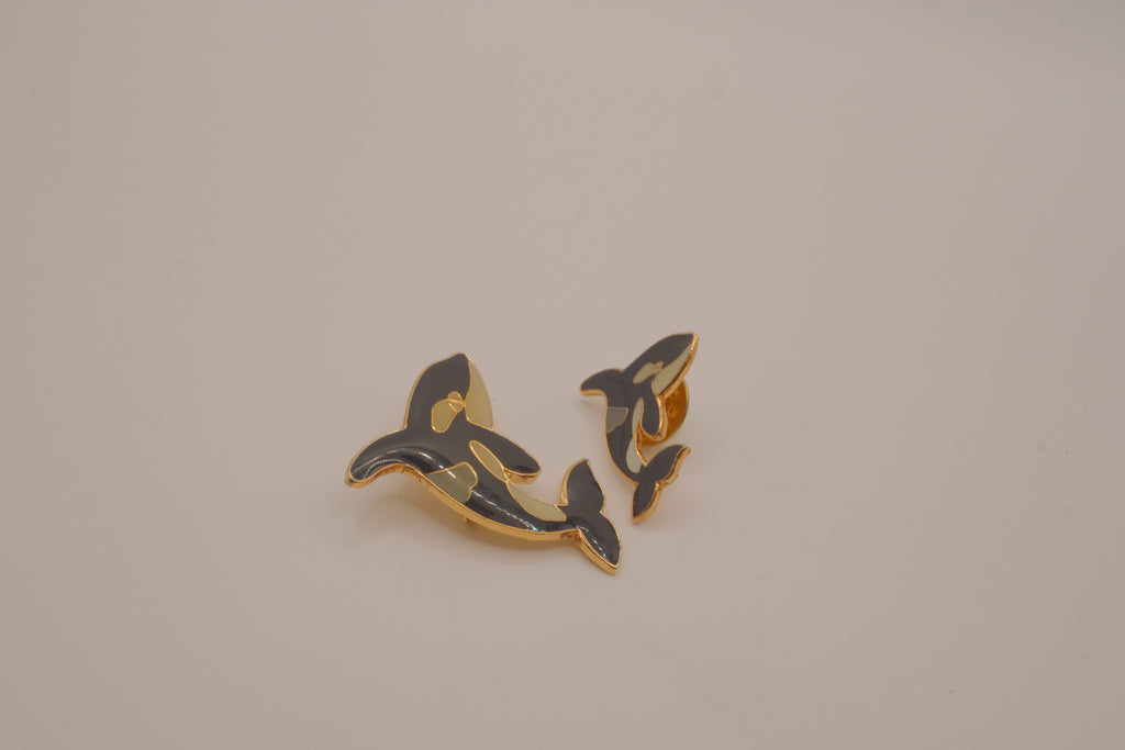 Sandy Cove cloisonné enamel orca Brooch and Pin