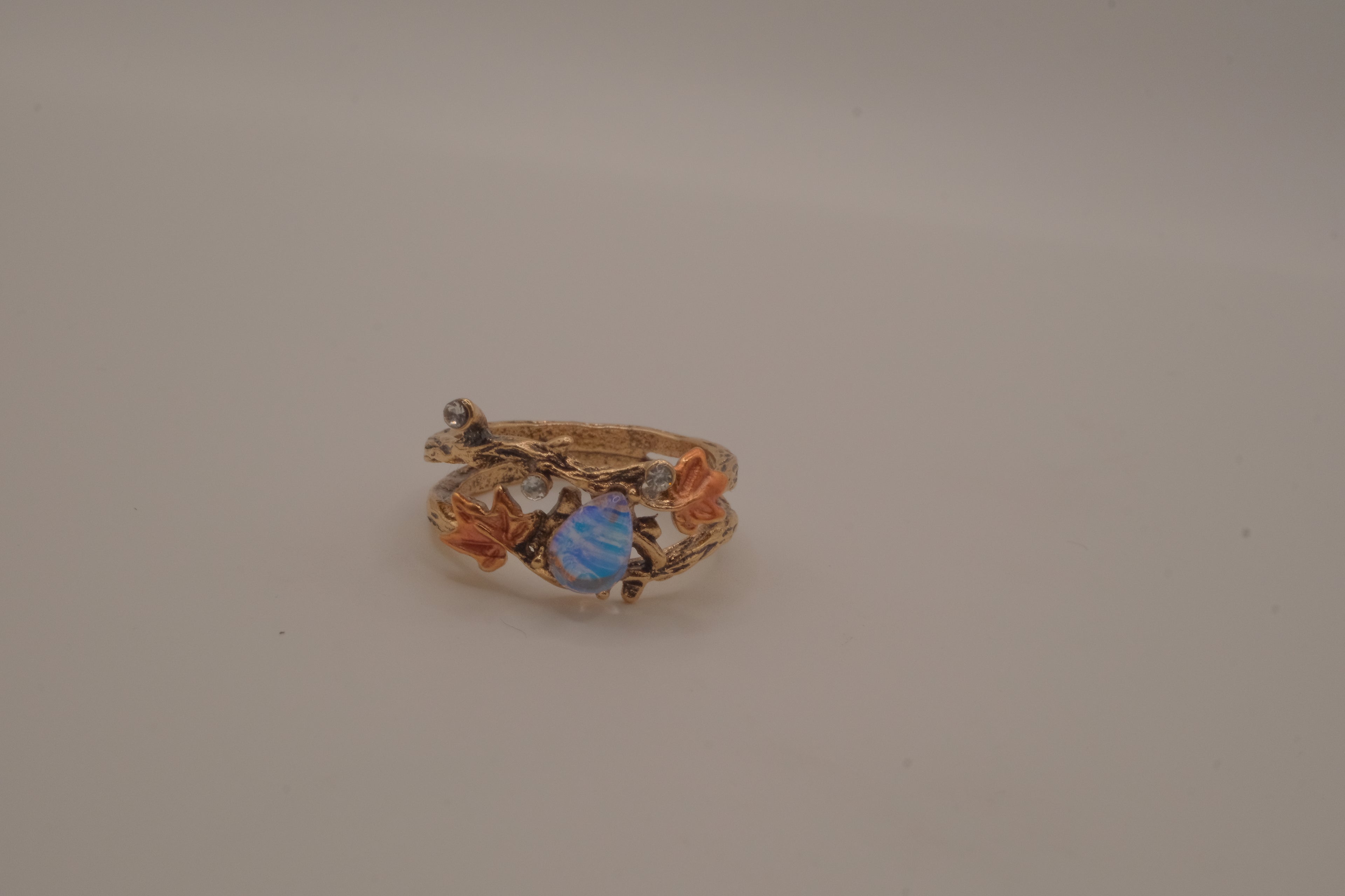 Nature-inspired vintage maple leaf twig ring