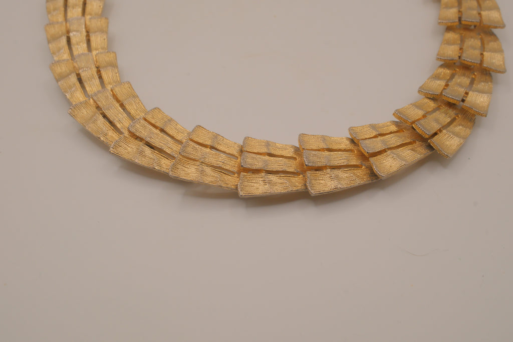 Vintage 1960s reticulated gold-plated textural collar necklace