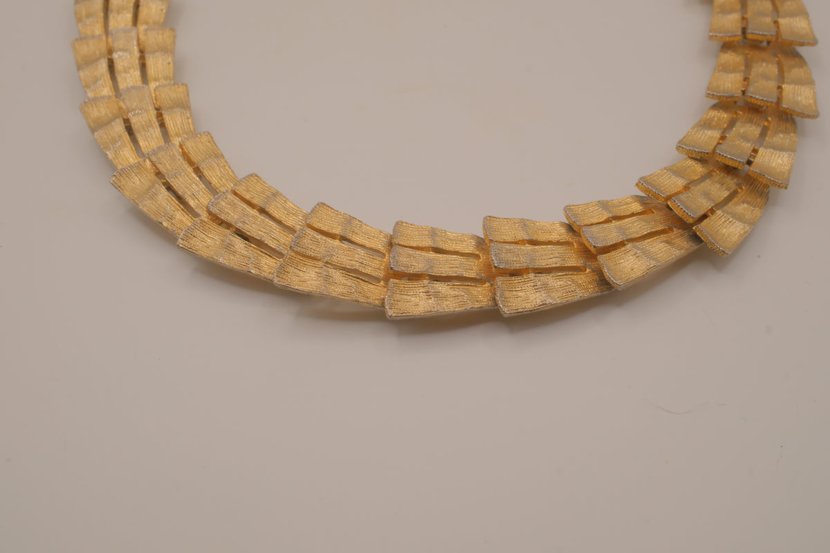 Vintage 1960s reticulated gold-plated textural collar necklace