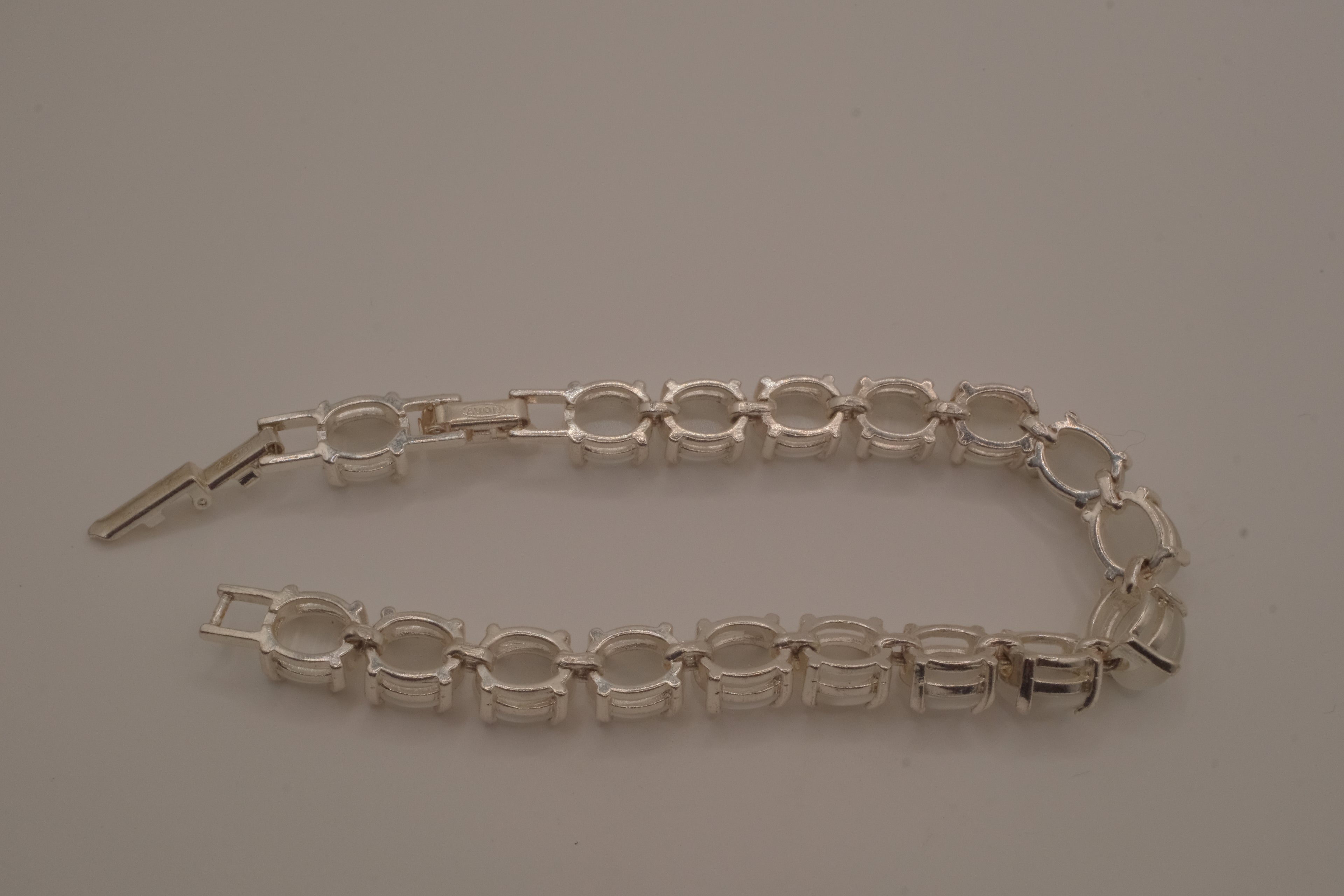 Vintage Avon silver tone tennis bracelet&nbsp;