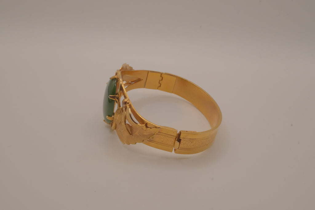 Vintage Nephrite jade cabochon hinged bangle bracelet
