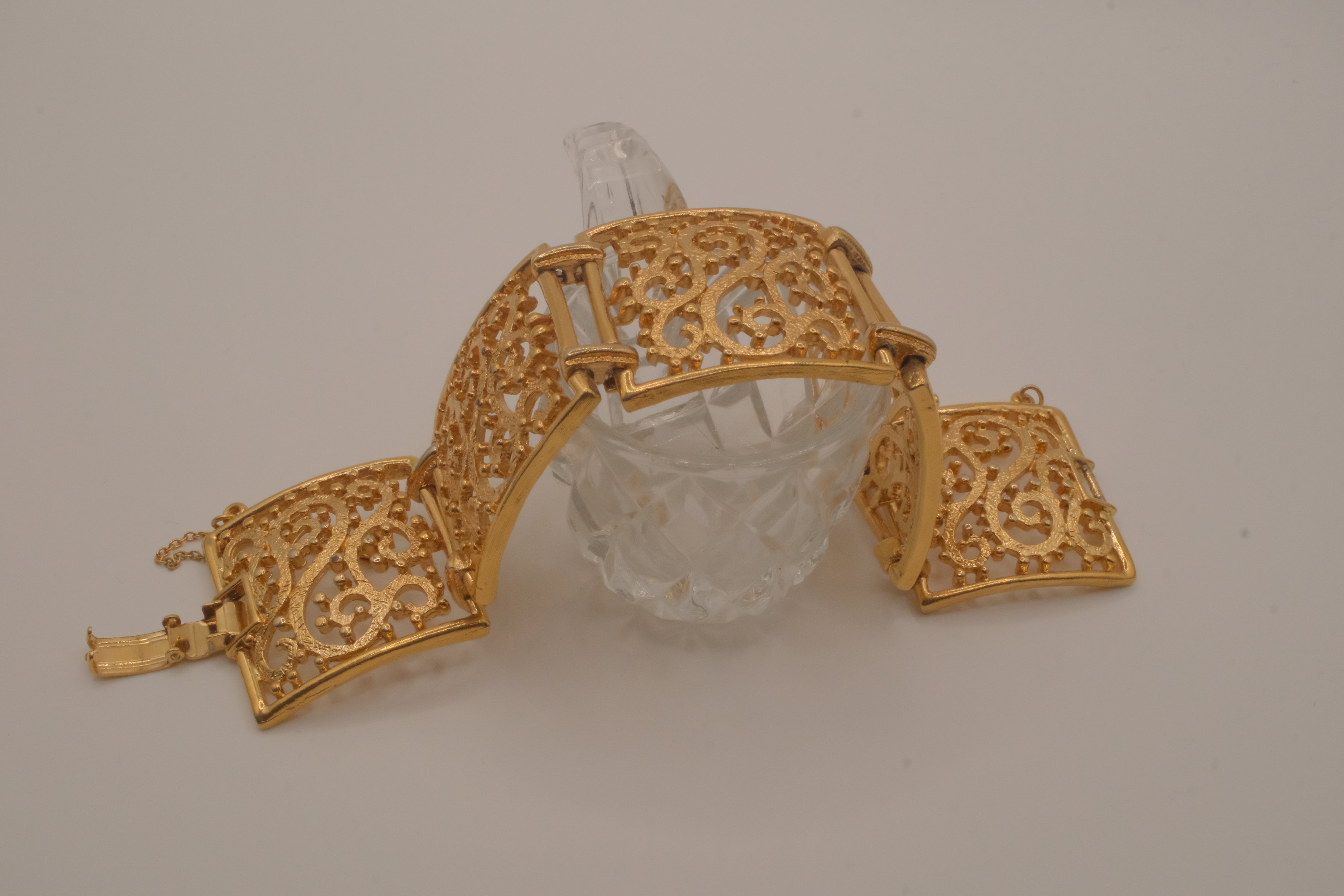 Vintage wide gold-tone openwork scroll panel link bracelet
