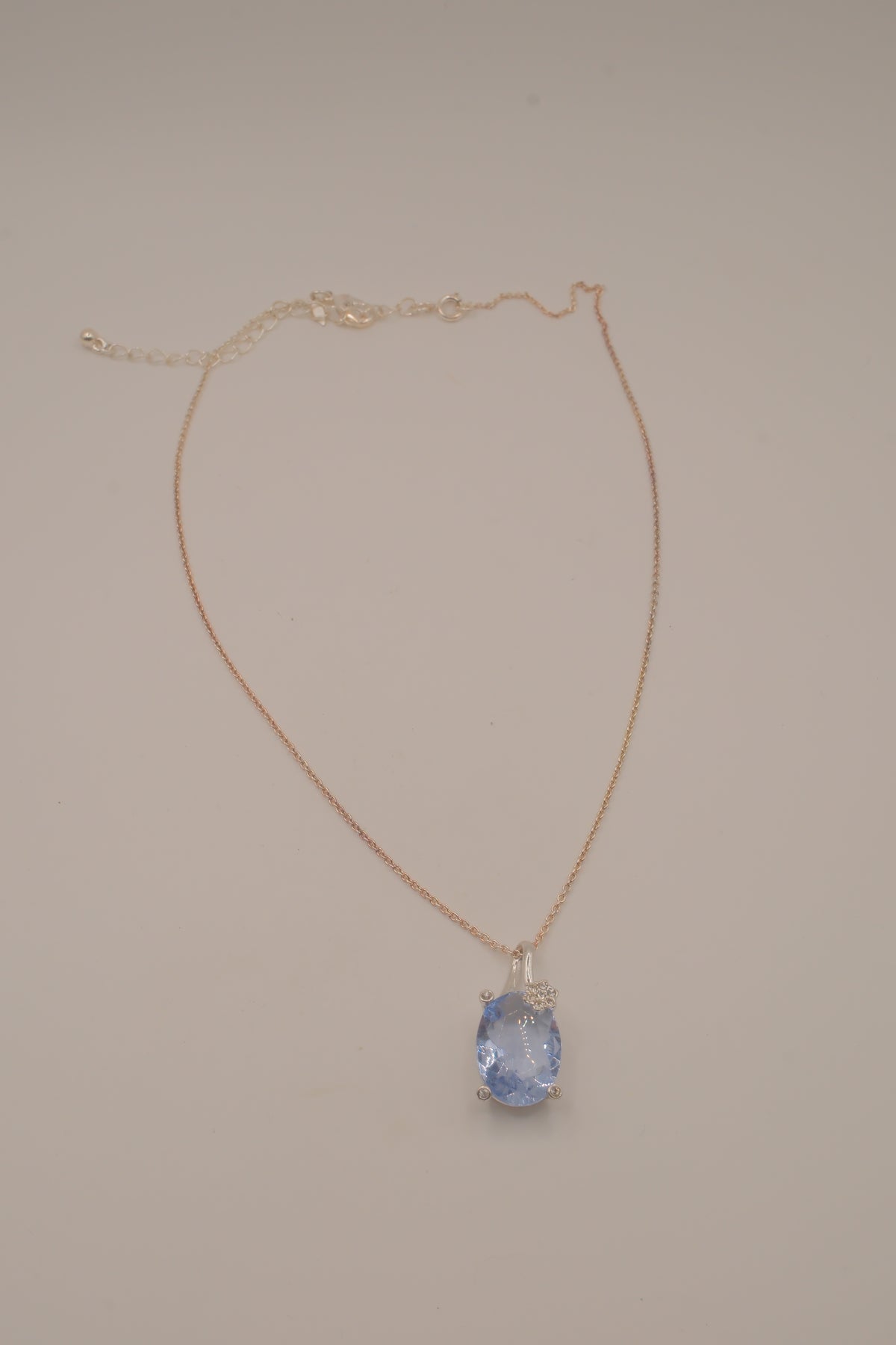 Vintage Avon light blue stone flower pendant necklace