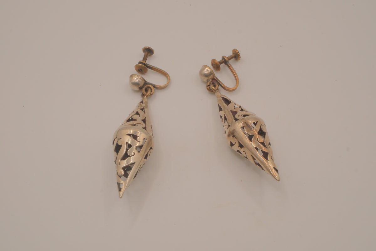 Vintage Sterling silver scrollwork screw back earrings