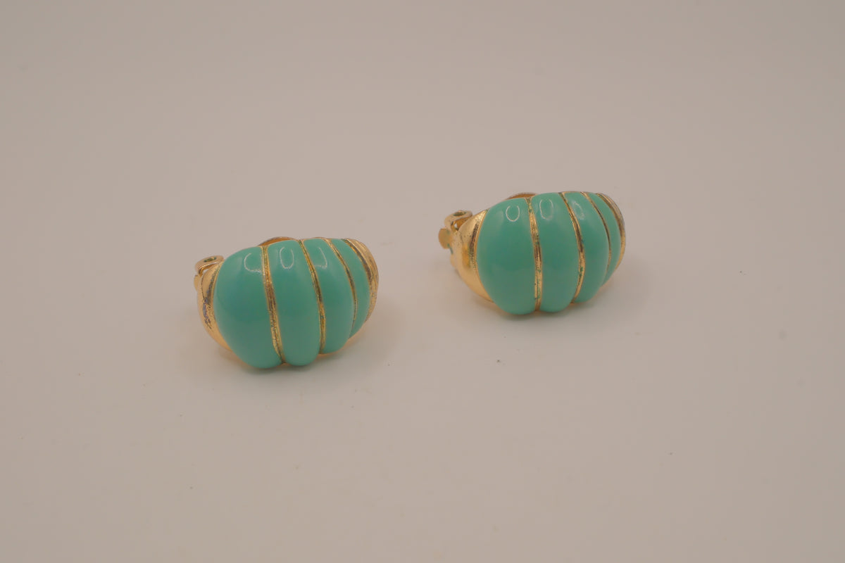 Vintage turquoise ribbed dome clip-on earrings