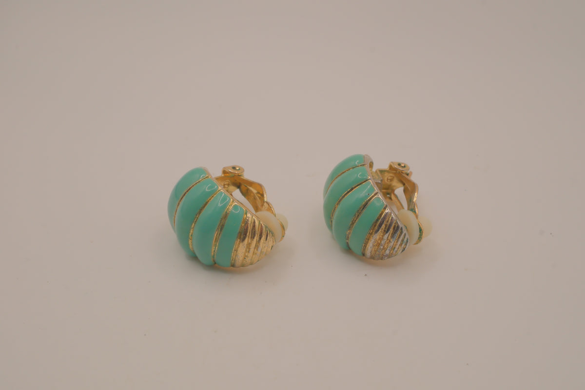 Vintage turquoise ribbed dome clip-on earrings