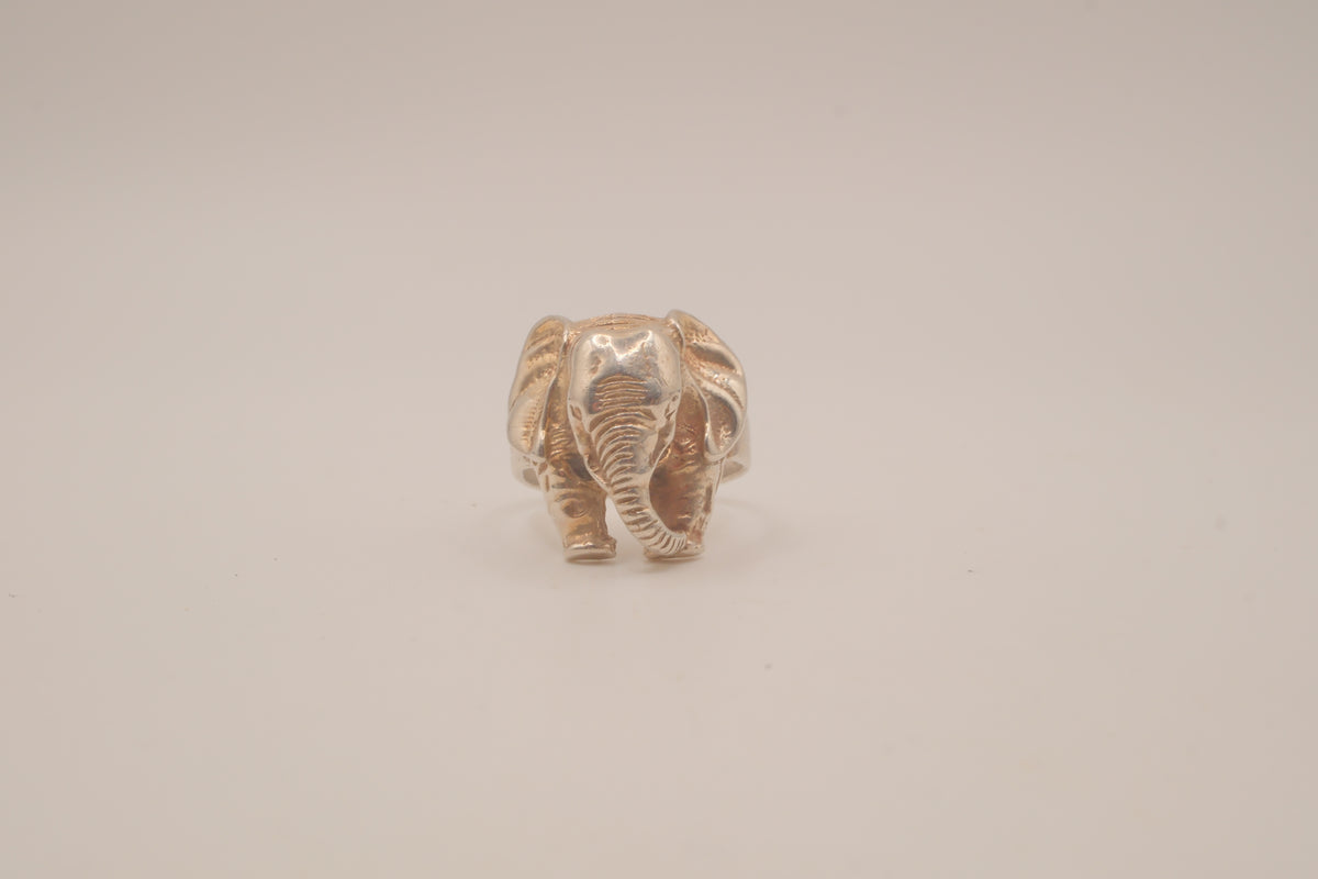 Vintage Sterling silver sculpted elephant ring