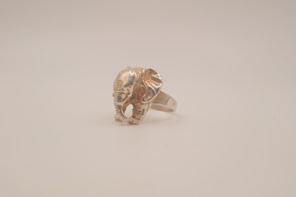 Vintage Sterling silver sculpted elephant ring