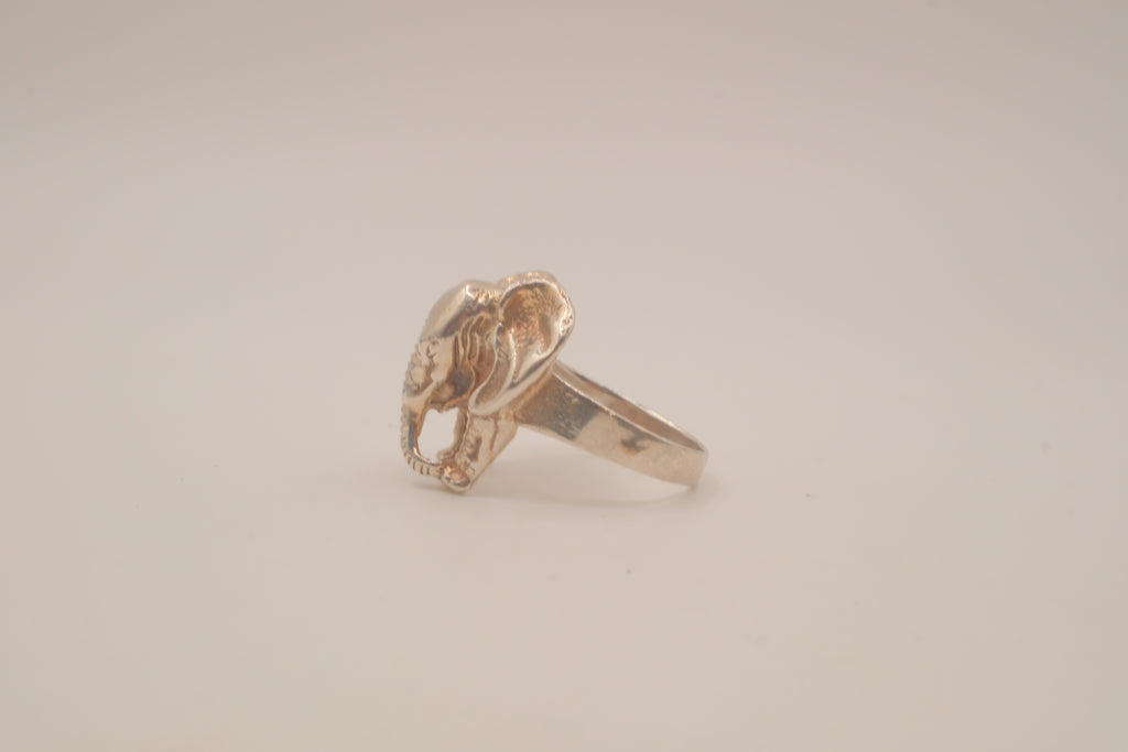 Vintage Sterling silver sculpted elephant ring