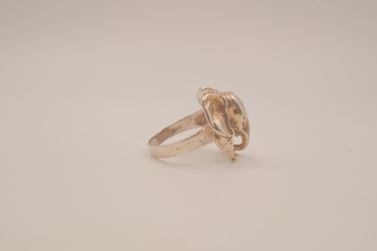 Vintage Sterling silver sculpted elephant ring