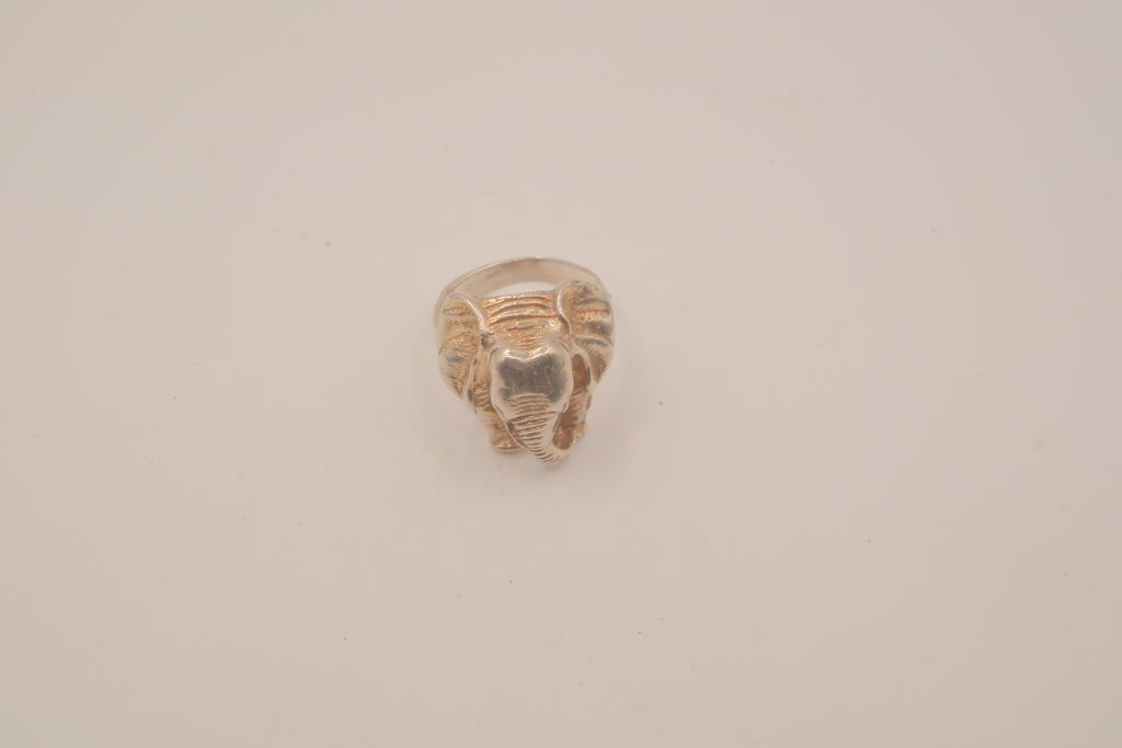 Vintage Sterling silver sculpted elephant ring
