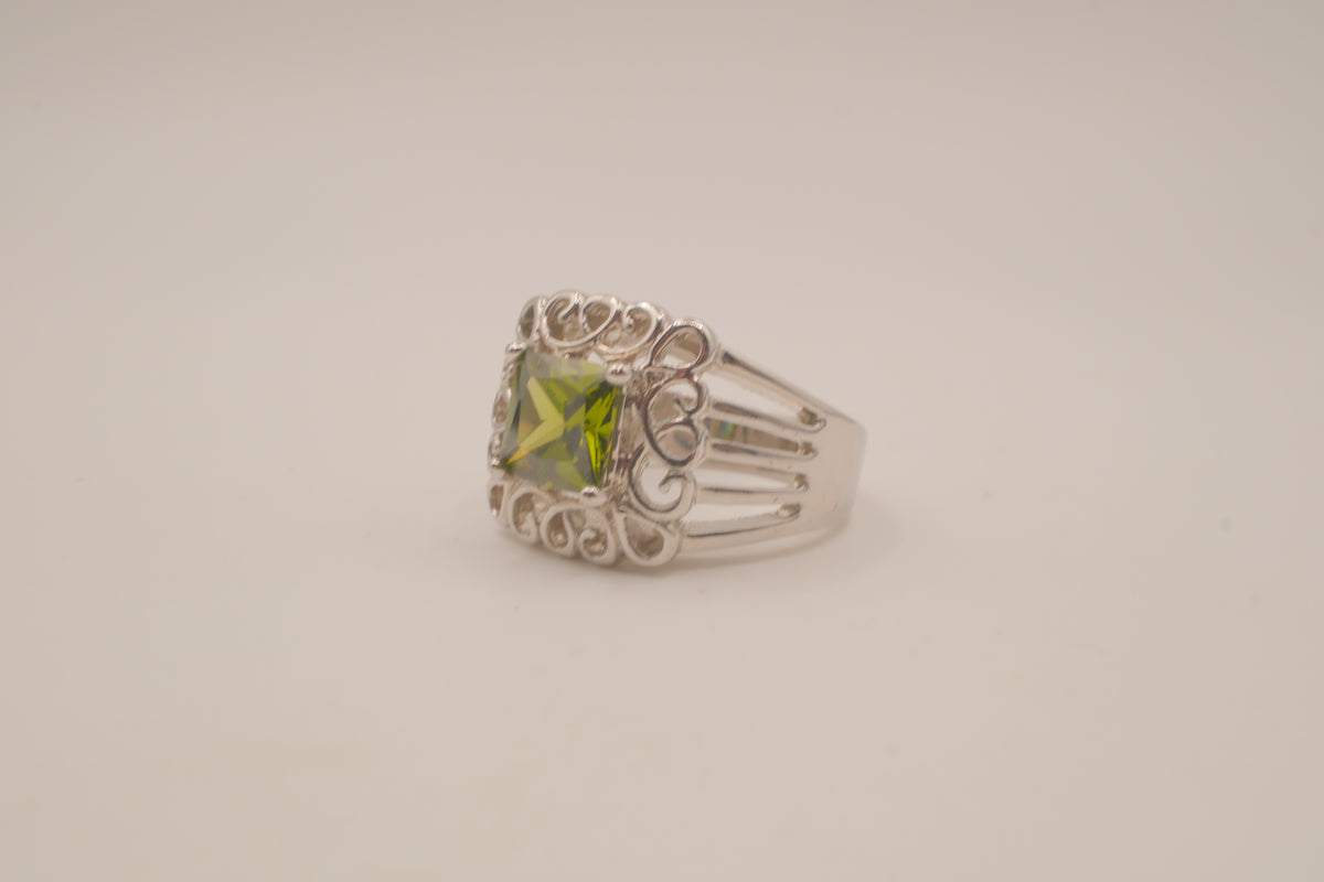 Vintage Ornate Green stone ring
