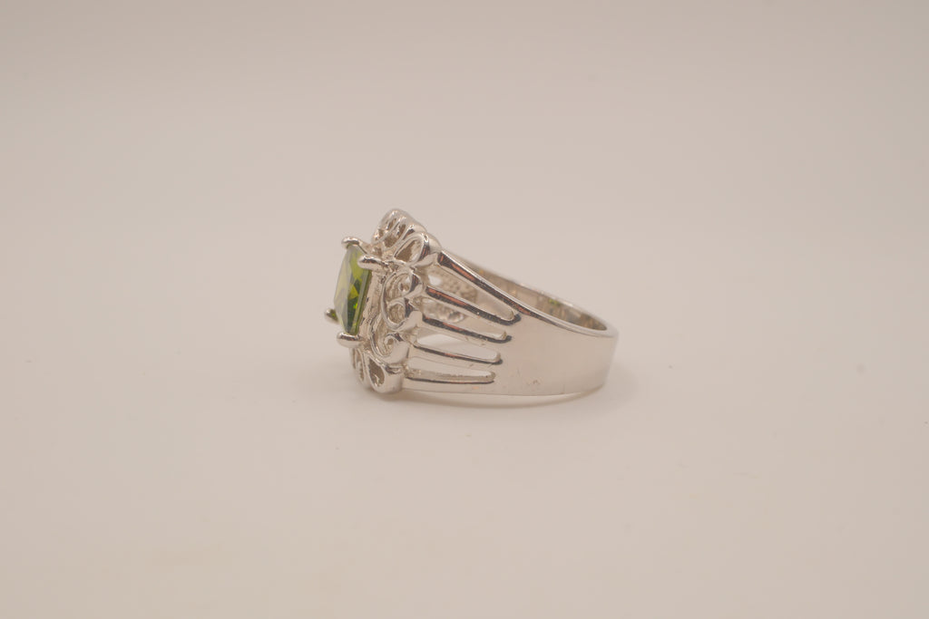Vintage Ornate Green stone ring