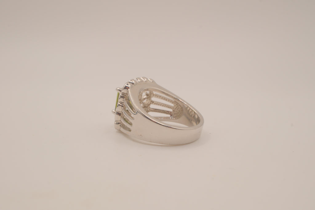 Vintage Ornate Green stone ring