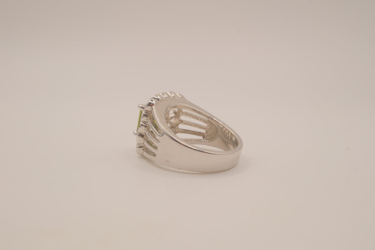 Vintage Ornate Green stone ring