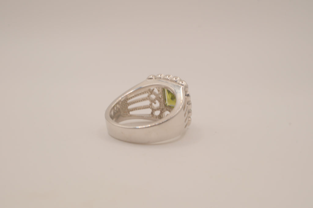 Vintage Ornate Green stone ring