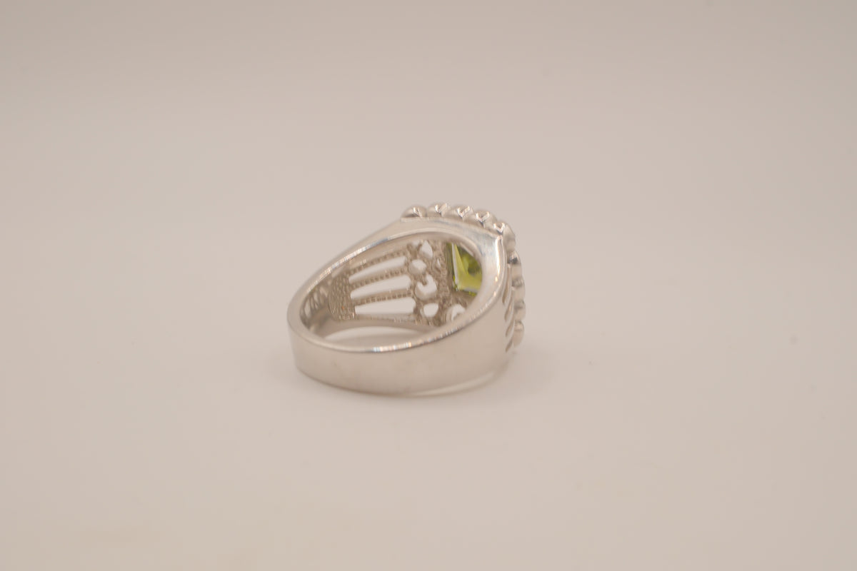 Vintage Ornate Green stone ring
