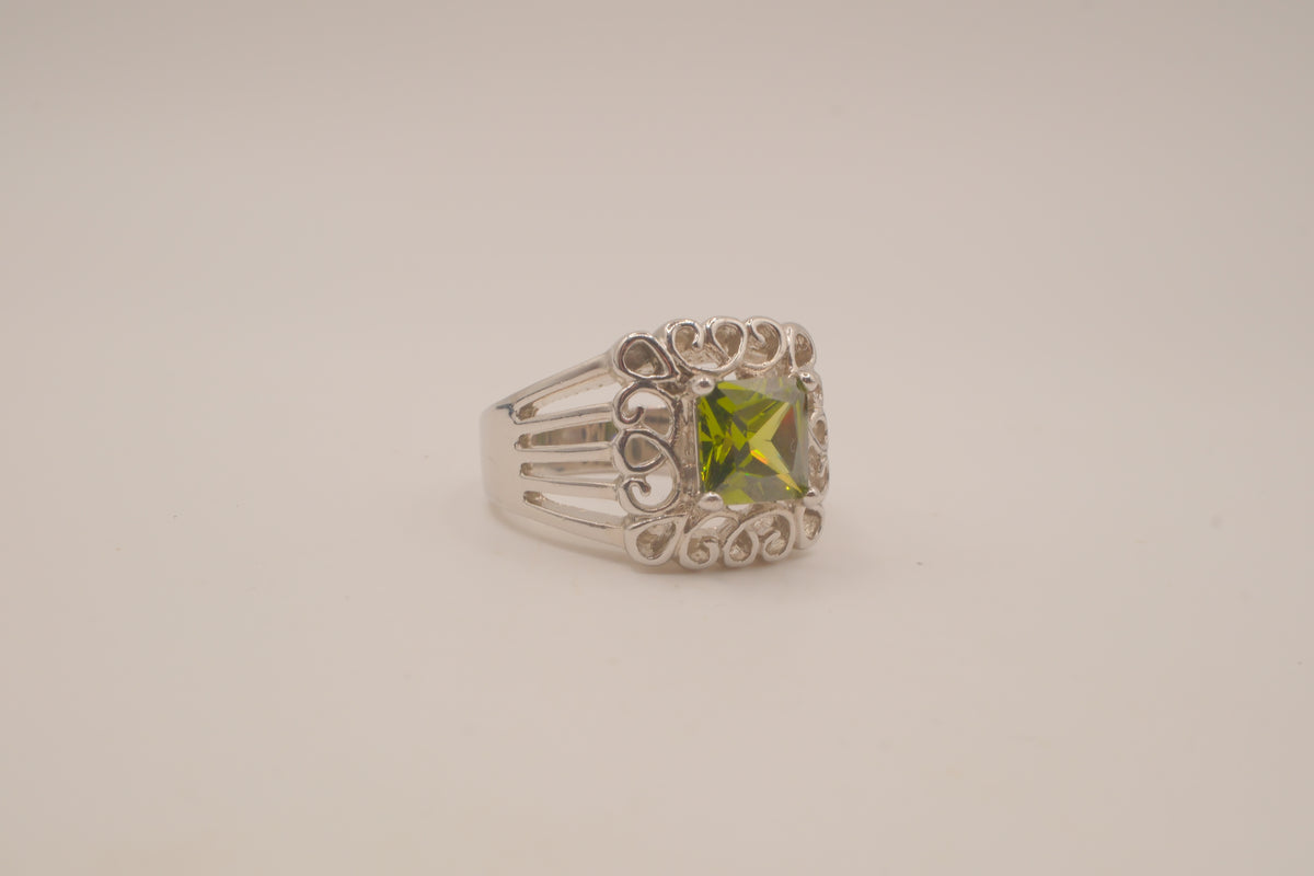Vintage Ornate Green stone ring