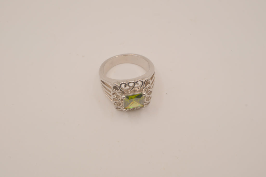 Vintage Ornate Green stone ring