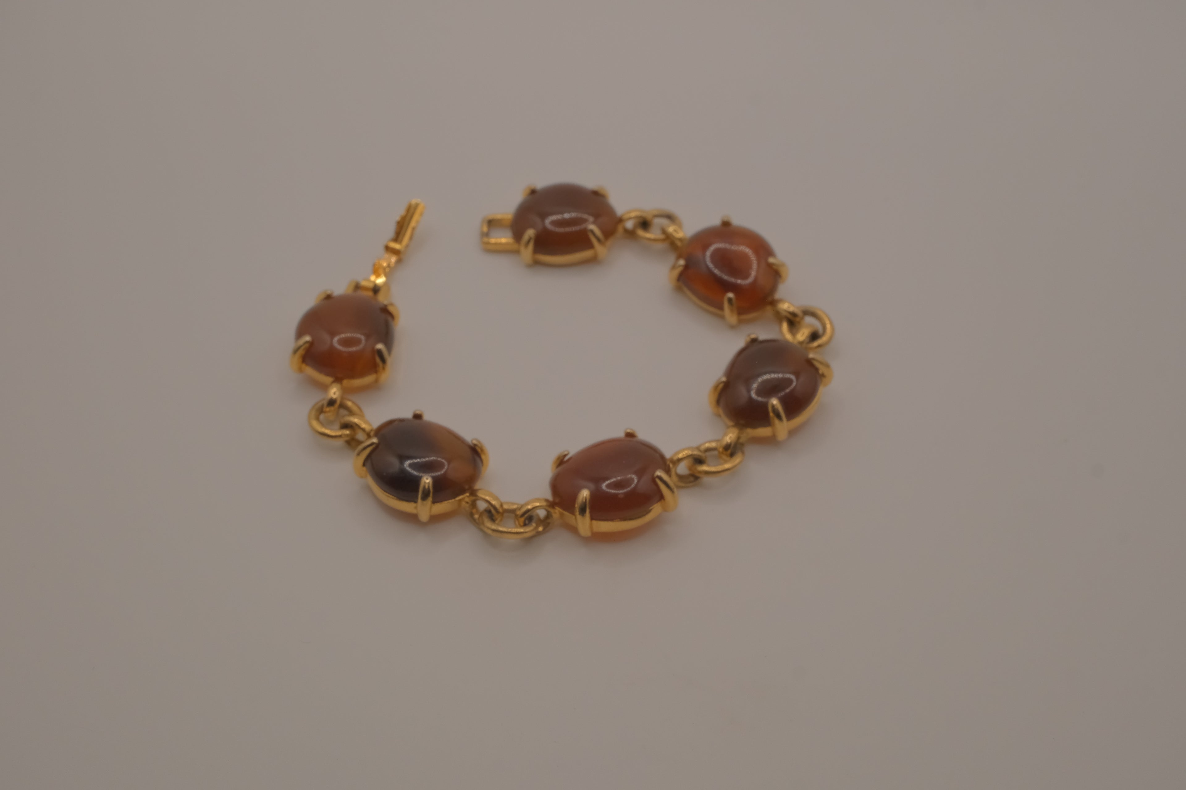 Vintage scarab-style marbled agate link bracelet