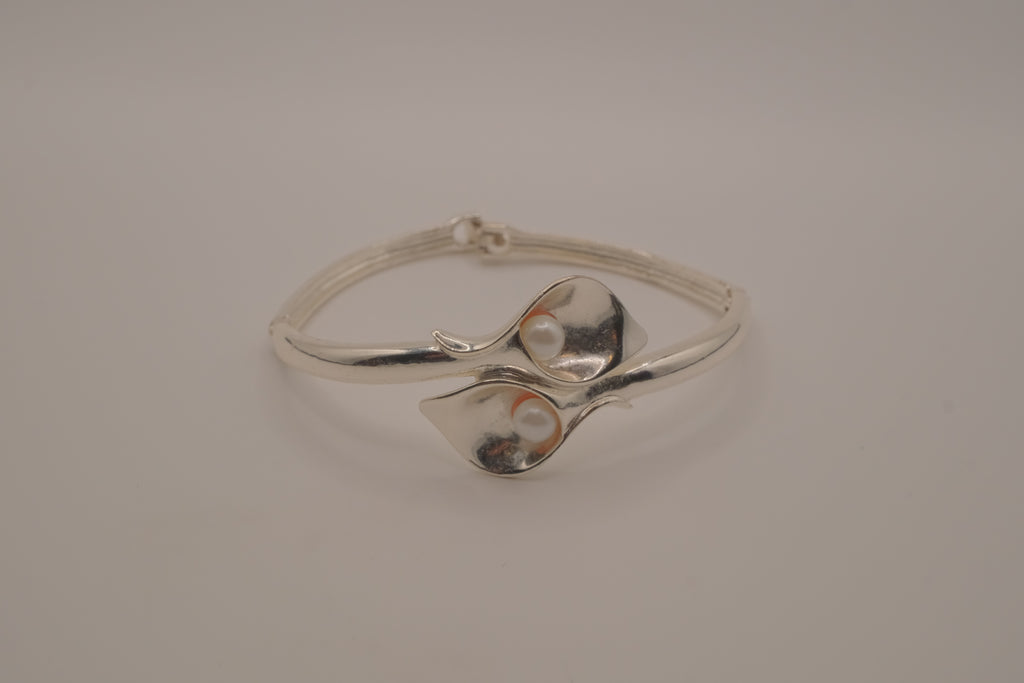 Avon Twin overlapping Calla Lily bangle bracelet