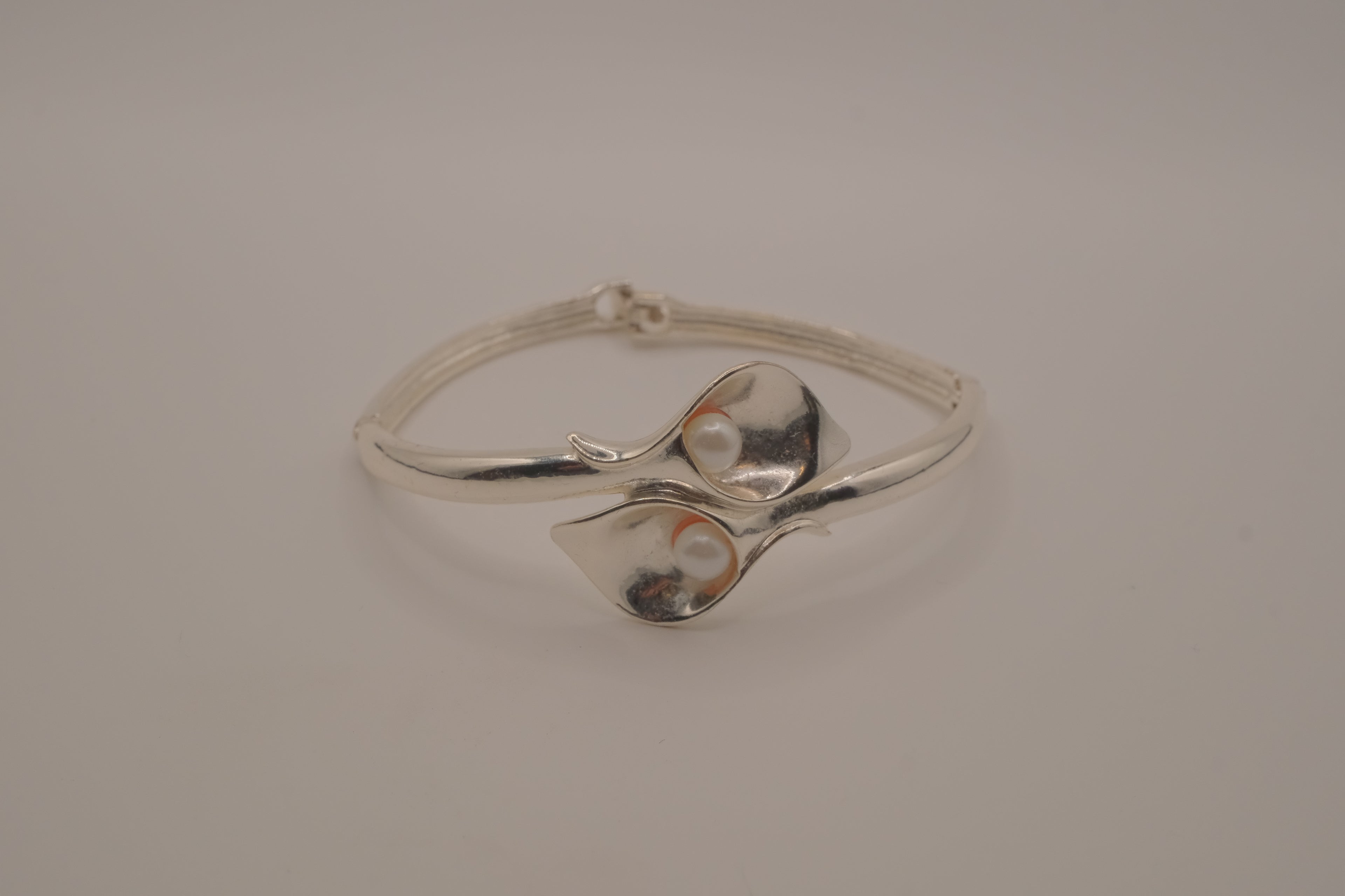 Avon Twin overlapping Calla Lily bangle bracelet