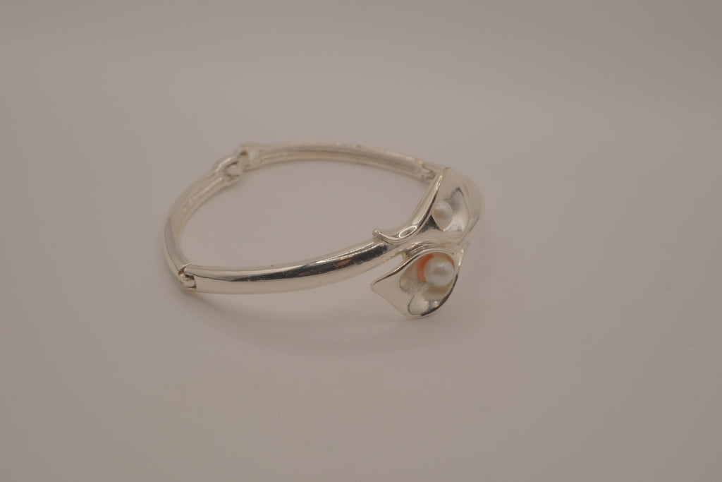 Avon Twin overlapping Calla Lily bangle bracelet