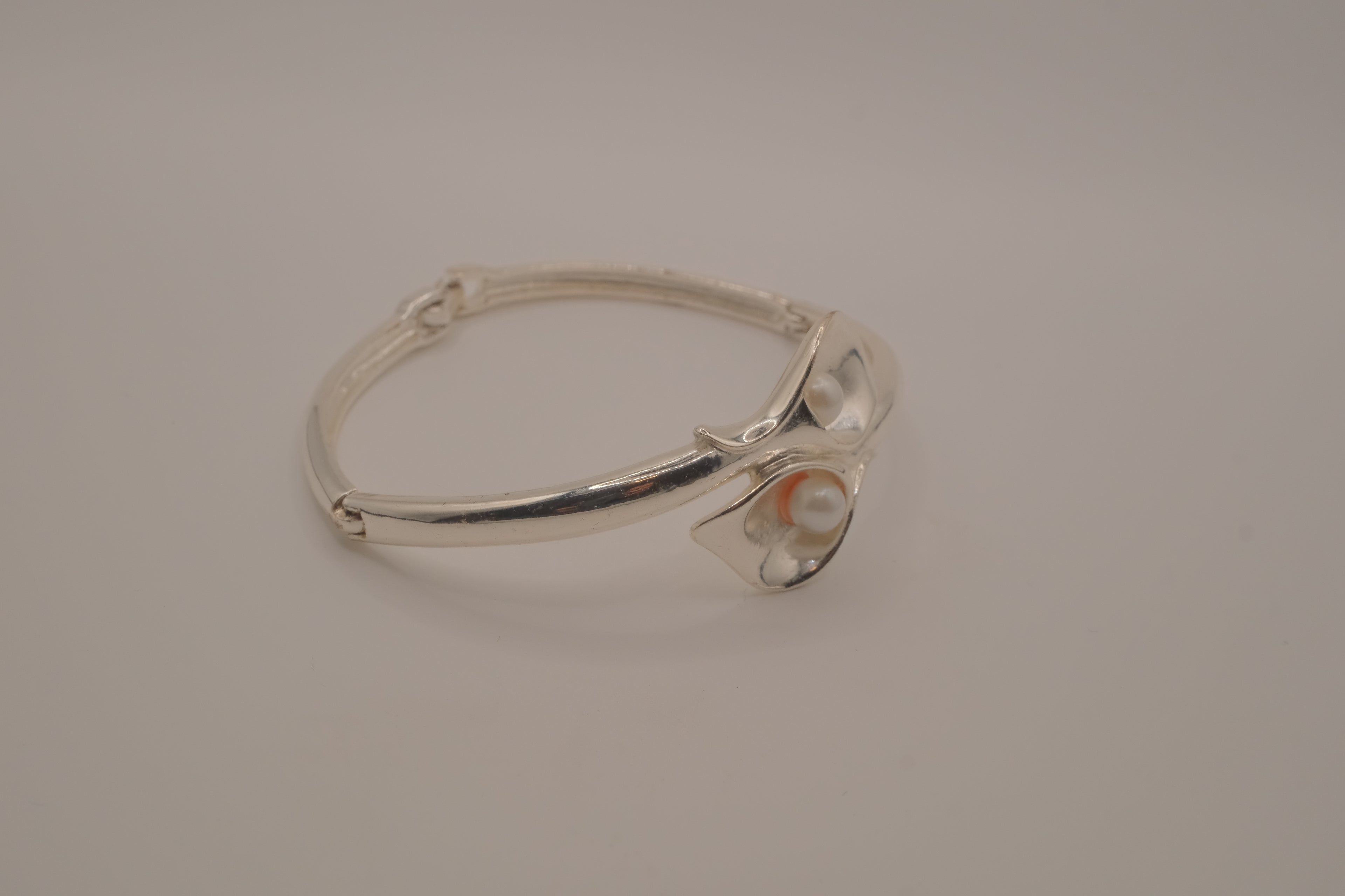 Avon Twin overlapping Calla Lily bangle bracelet