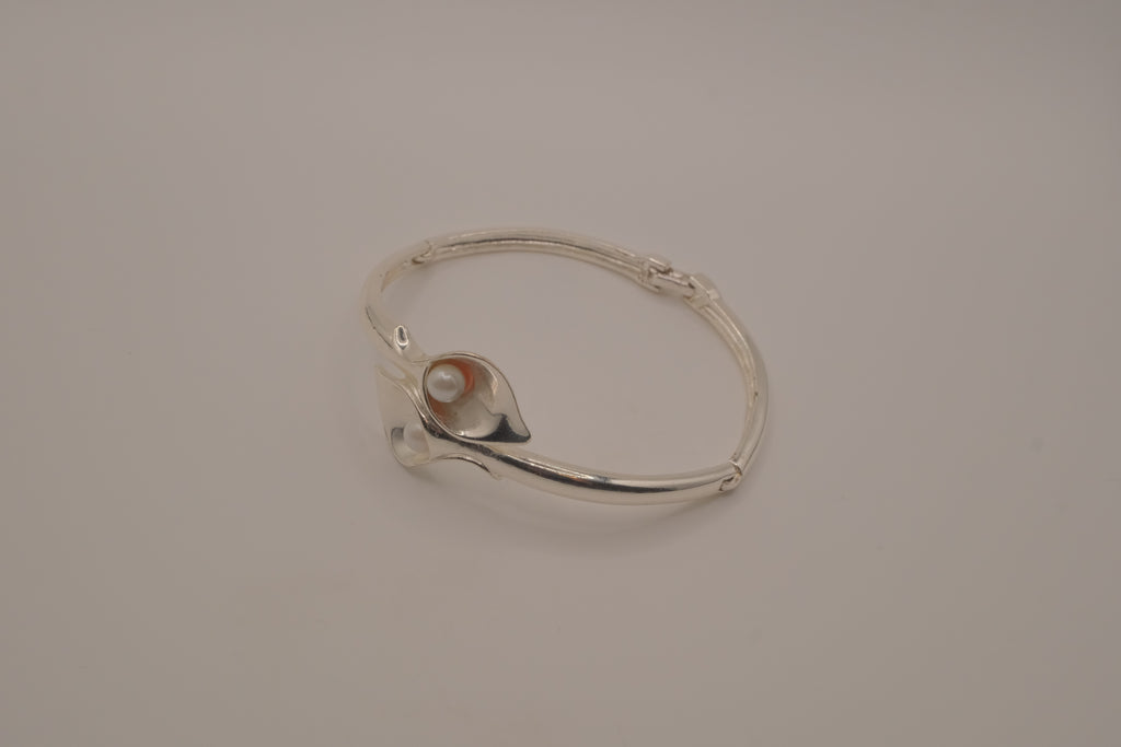 Avon Twin overlapping Calla Lily bangle bracelet