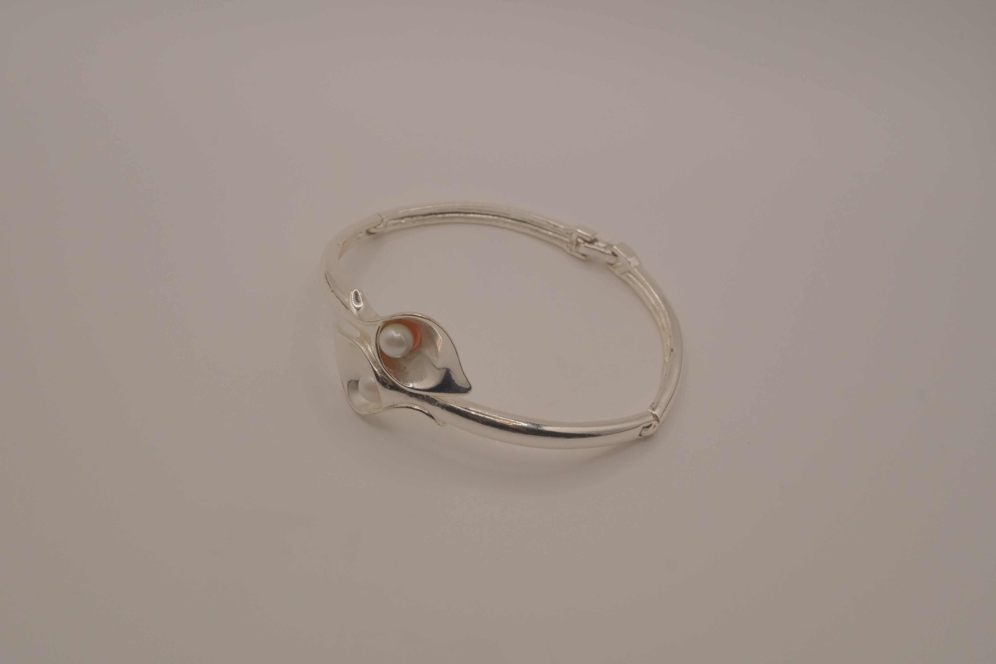 Avon Twin overlapping Calla Lily bangle bracelet