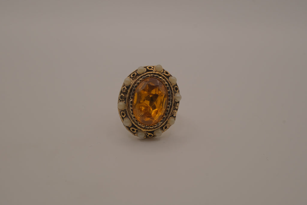 Vintage honey-amber cocktail ring&nbsp;