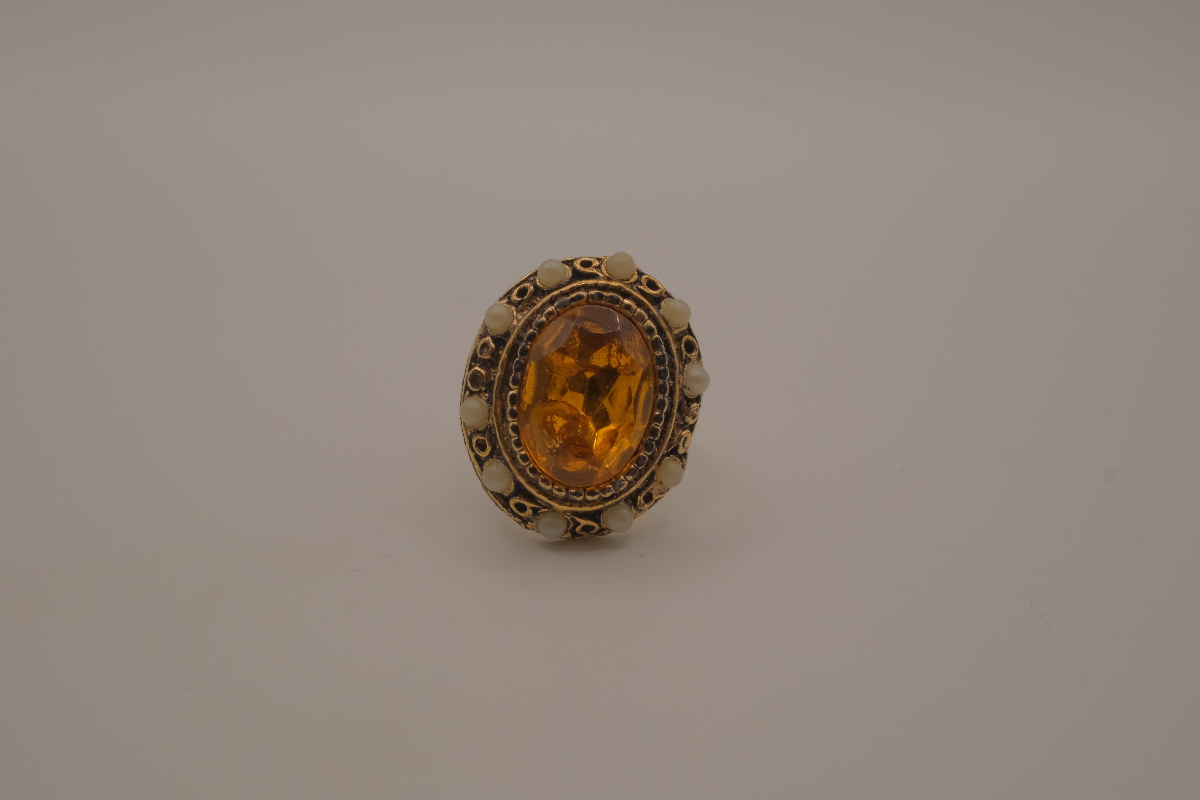 Vintage honey-amber cocktail ring&nbsp;